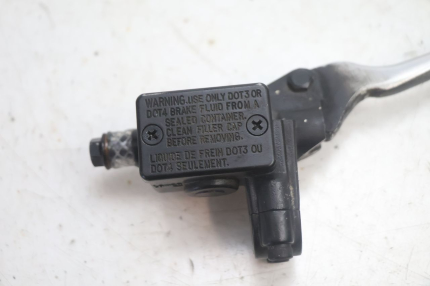 photo de MASTERCYLINDER ANTERIORE PEUGEOT KISBEE 4T 50 (2018 - 2022) - Dettaglio del componente