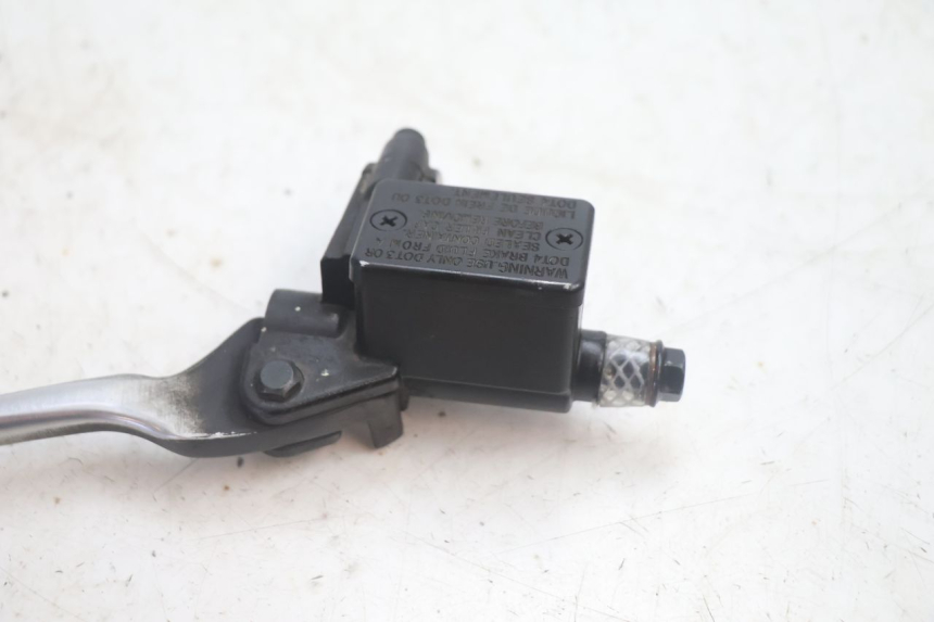 photo de MASTERCYLINDER ANTERIORE PEUGEOT KISBEE 4T 50 (2018 - 2022) - Vista d'insieme del prodotto