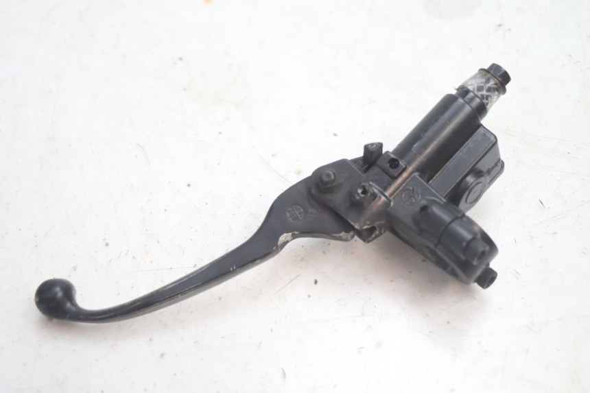 photo de MASTERCYLINDER ANTERIORE PEUGEOT KISBEE 4T 50 (2018 - 2022) - Stato della superficie e materiale