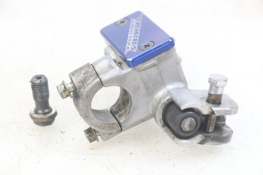 photo de MASTERCYLINDER ANTERIORE KAWASAKI KX 85 (2001 - 2013) - Dettagli dei punti di fissaggio