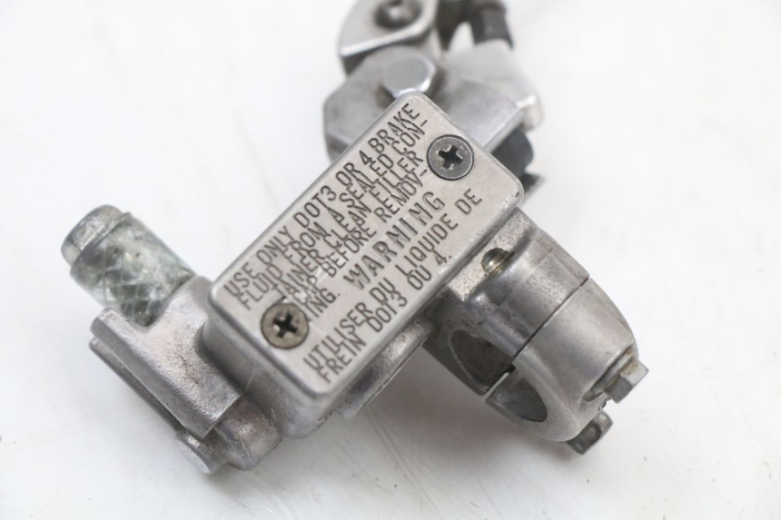 photo de MASTERCYLINDER ANTERIORE KAWASAKI KX 85 (2014 - 2021) - Primo piano tecnico