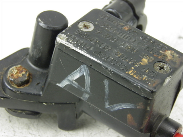 photo de POMPA FRENO ANTERIORE KYMCO QUANNON 125 (2007 - 2014) - Dettaglio del componente