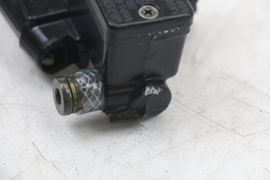 photo de POMPA FRENO ANTERIORE MASH LEGEND'R 4T 50 (2021 - 2025) - Stato della superficie e materiale