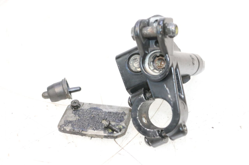 photo de MASTERCYLINDER ANTERIORE PIAGGIO MP3 RL 250 (2006 - 2010) - Primo piano tecnico