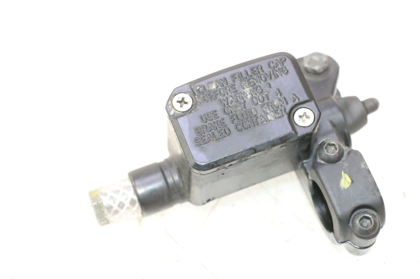photo de MASTERCYLINDER ANTERIORE PIAGGIO MP3 125 (2006 - 2014) - Primo piano tecnico