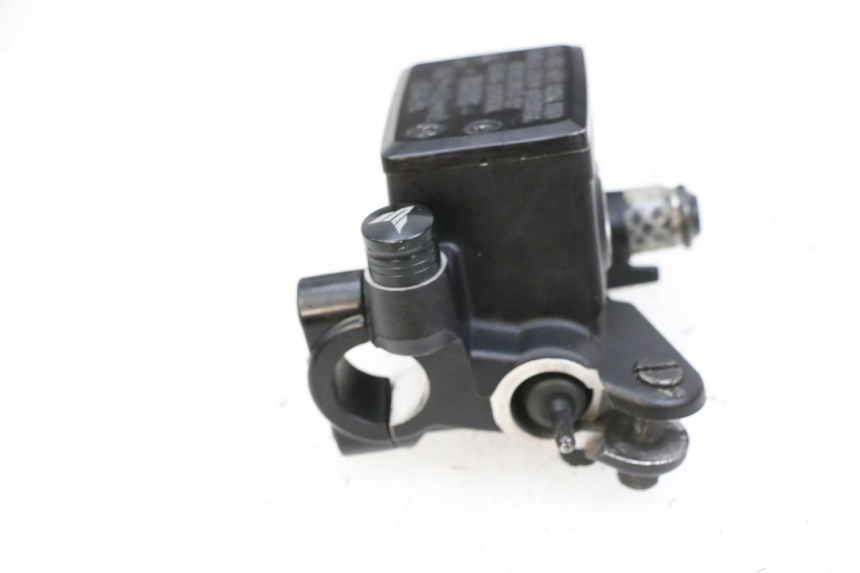 photo de POMPA FRENO ANTERIORE YAMAHA MT-07 MT07 ABS 700 (2018 - 2020) - Altra angolazione