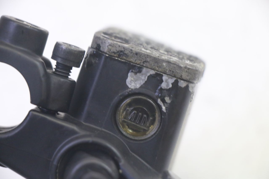 photo de MASTERCYLINDER ANTERIORE YAMAHA NEOS NEO'S 4T 50 (2008 - 2016) - Dettagli dei punti di fissaggio
