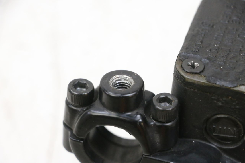 photo de MASTERCYLINDER ANTERIORE YAMAHA NEOS NEO'S 4T 50 (2008 - 2016) - Dettaglio del componente