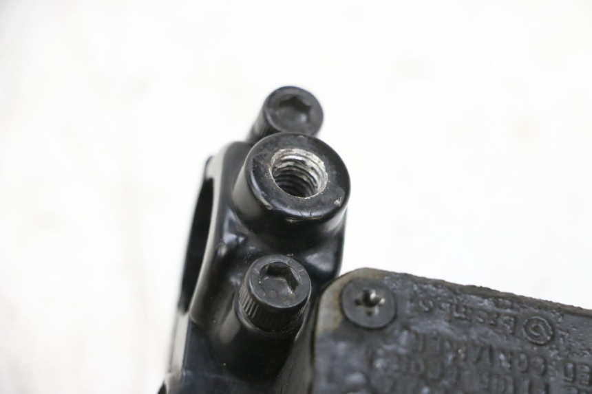 photo de MASTERCYLINDER ANTERIORE YAMAHA NEOS NEO'S 4T 50 (2008 - 2016) - Altra angolazione