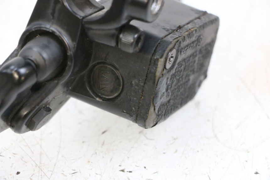 photo de MASTERCYLINDER ANTERIORE YAMAHA NEOS NEO'S 4T 50 (2008 - 2016) - Stato della superficie e materiale