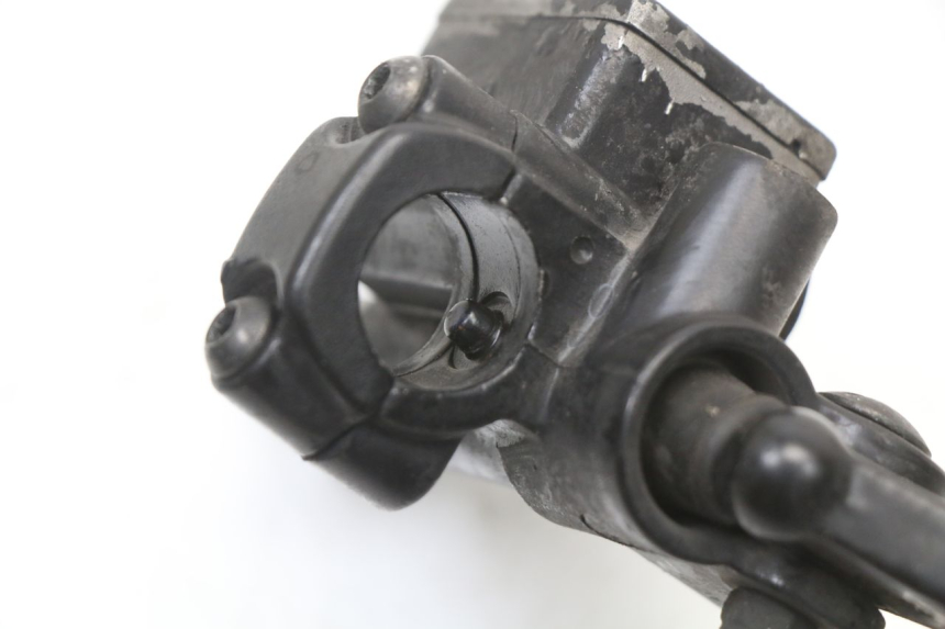 photo de MASTERCYLINDER ANTERIORE PIAGGIO NEW TYPHOON 50 (2018 - 2021) - Dettagli dei punti di fissaggio