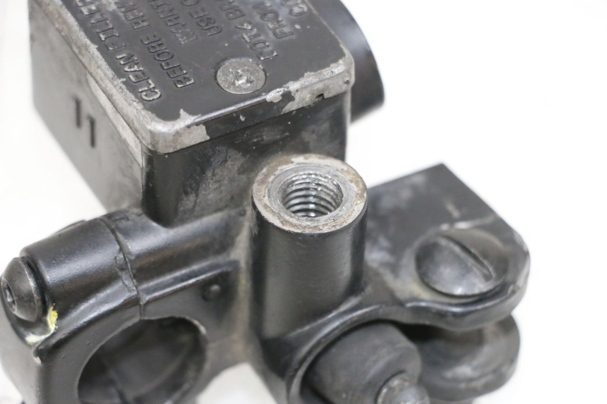 photo de MASTERCYLINDER ANTERIORE PIAGGIO NEW TYPHOON 50 (2018 - 2021) - Dettagli dei punti di fissaggio