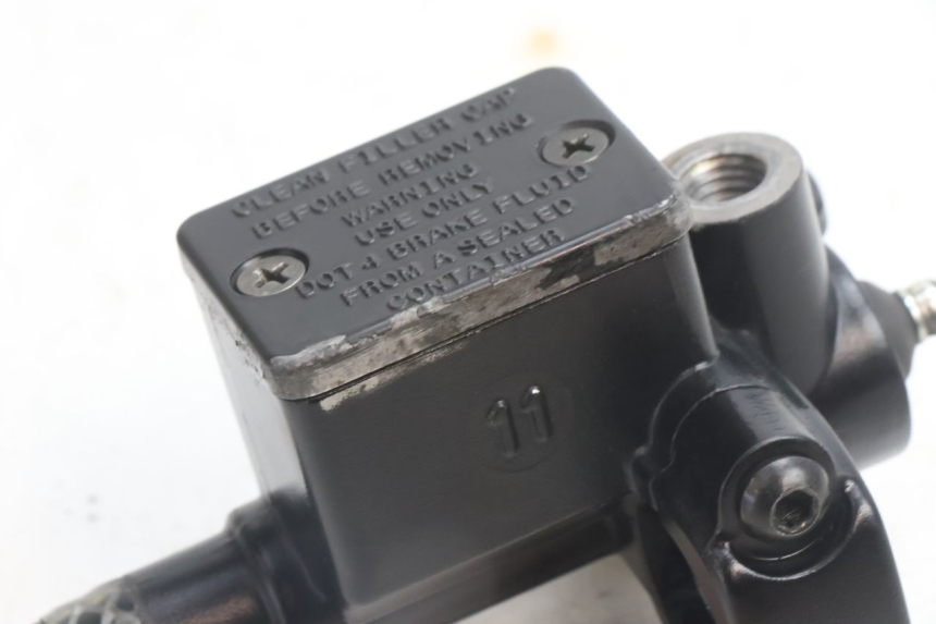 photo de MASTERCYLINDER ANTERIORE PIAGGIO NEW TYPHOON 50 (2018 - 2021) - Zoom sullo stato d'uso