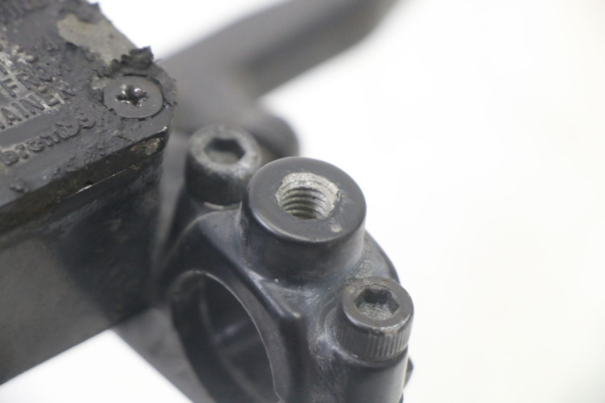 photo de POMPA FRENO ANTERIORE MBK OVETTO 4T 50 (2008 - 2016) - Altra angolazione