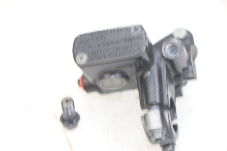 photo de MASTERCYLINDER ANTERIORE HONDA PCX (JF28) 125 (2009 - 2011) - Primo piano tecnico