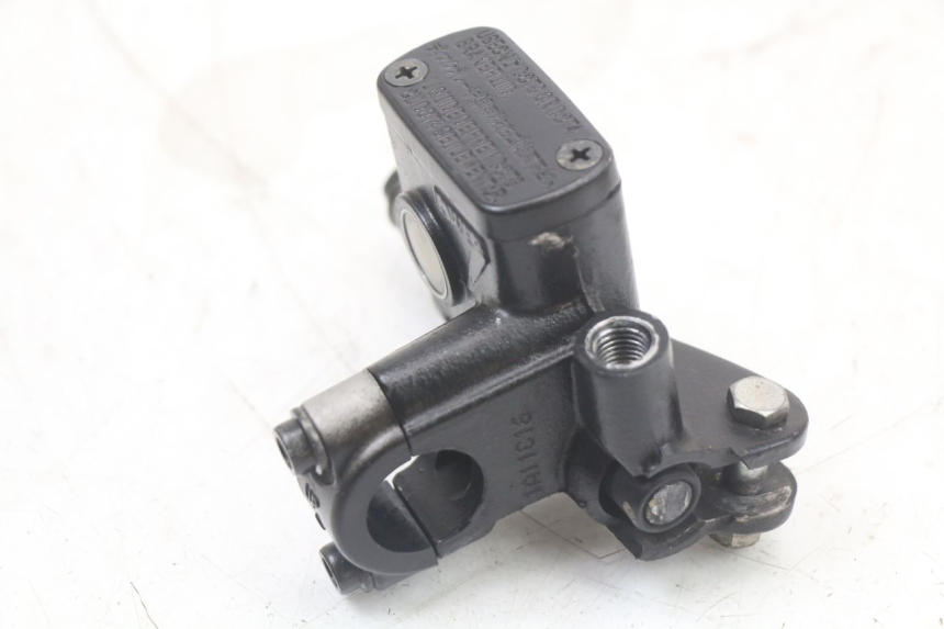 photo de MASTERCYLINDER ANTERIORE HONDA PCX (JF28) 125 (2009 - 2011) - Altra angolazione
