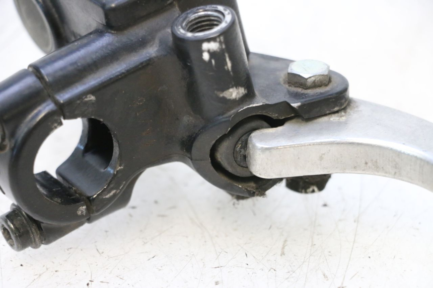 photo de CILINDRO PRINCIPALE ANTERIORE HONDA PCX (JF57/JF64) 125 (2014 - 2018) - Primo piano tecnico