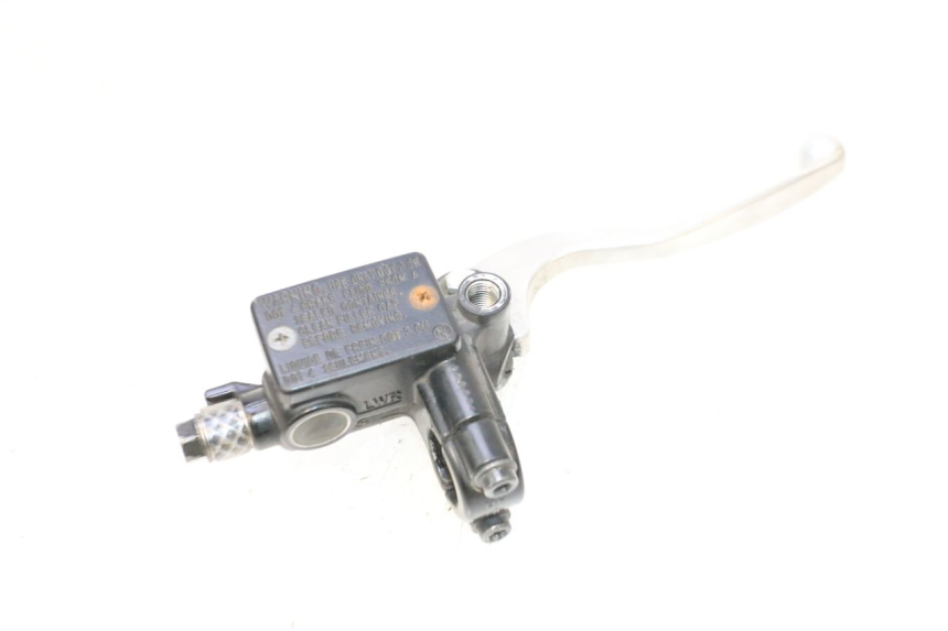 photo de CILINDRO PRINCIPALE ANTERIORE HONDA PCX (JF57/JF64) 125 (2014 - 2018) - Dettagli dei punti di fissaggio