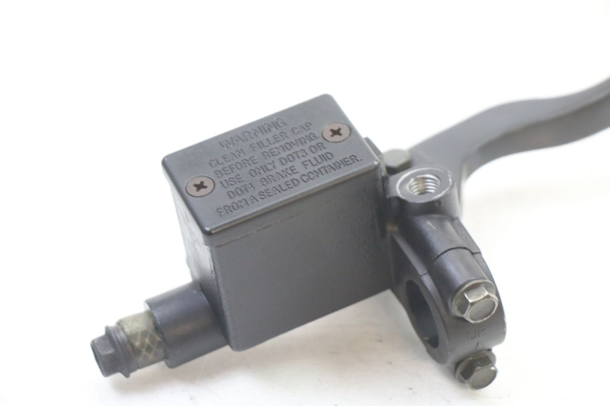 photo de MASTERCYLINDER ANTERIORE PEUGEOT CITYSTAR 125 (2011 - 2017) - Zoom sullo stato d'uso