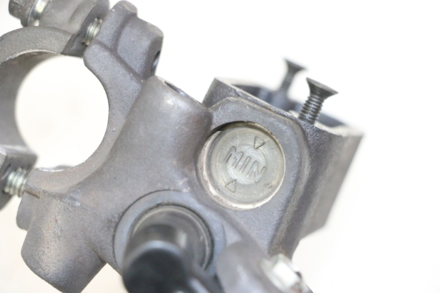 photo de MASTERCYLINDER ANTERIORE PEUGEOT ELYSTAR 50 (2002 - 2014) - Dettaglio del componente