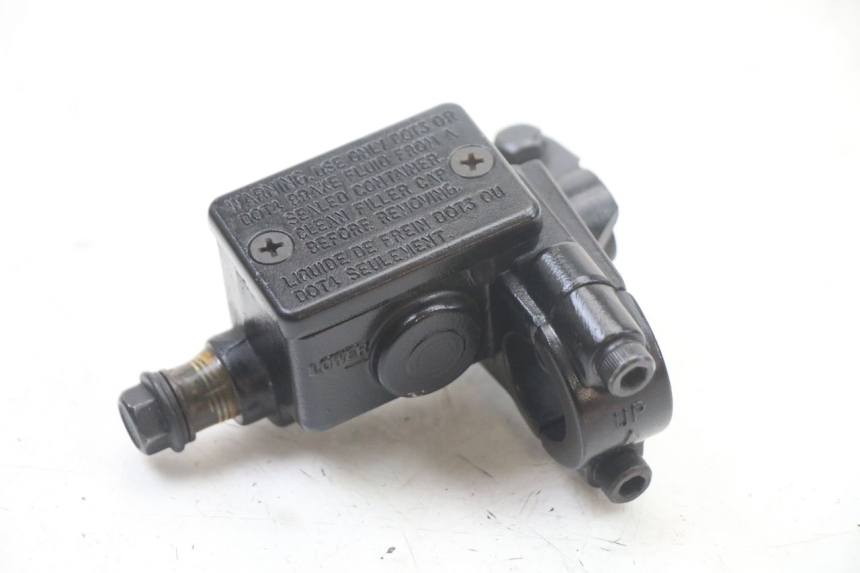 photo de MASTERCYLINDER ANTERIORE PEUGEOT KISBEE 4T 50 (2018 - 2022) - Dettaglio del componente