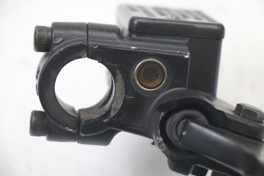photo de MASTERCYLINDER ANTERIORE PEUGEOT KISBEE 4T 50 (2018 - 2022) - Primo piano tecnico