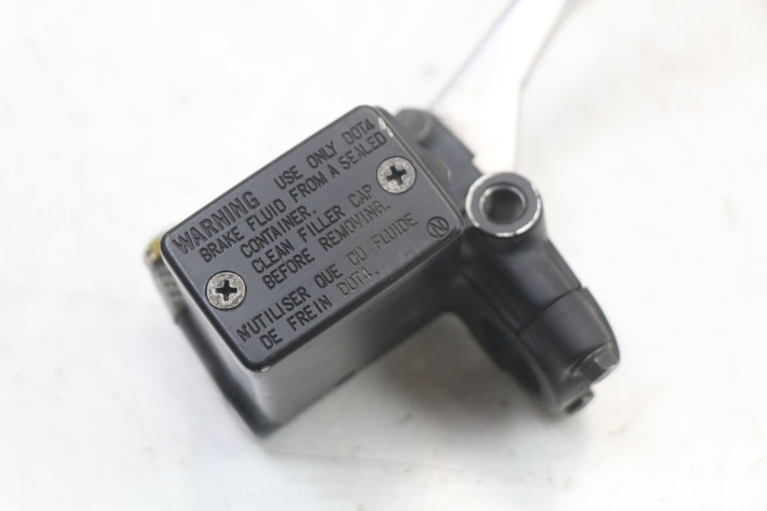 photo de MASTERCYLINDER ANTERIORE PEUGEOT SATELIS 125 (2010 - 2012) - Zoom sullo stato d'uso