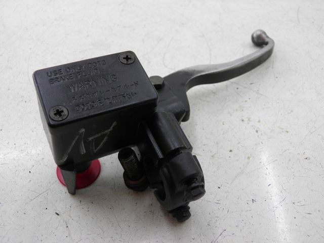 photo de MASTERCYLINDER ANTERIORE PEUGEOT V-CLIC VCLIC 50 (2007 - 2013) - Zoom sullo stato d'uso