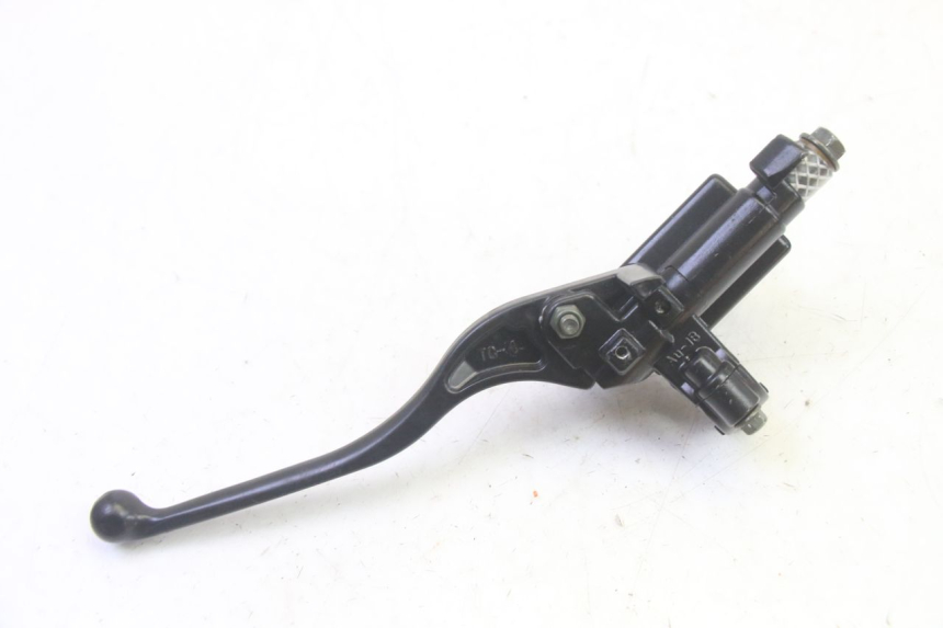 photo de POMPA FRENO ANTERIORE EFUN PUSA 1 - Dettagli dei punti di fissaggio