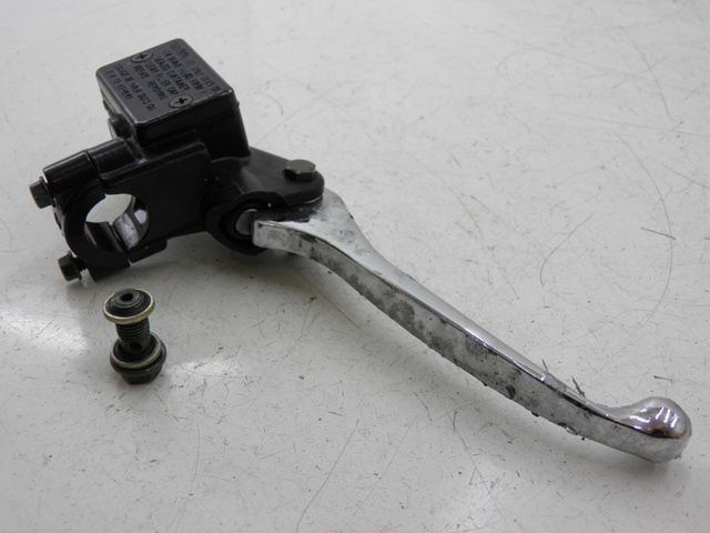 photo de CILINDRO PRINCIPALE ANTERIORE QINGQI SPEEDY 50 (2005 - 2007) - Primo piano tecnico