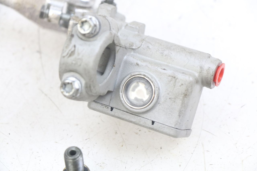 photo de MASTERCYLINDER ANTERIORE YCF R-START 125 - Altra angolazione