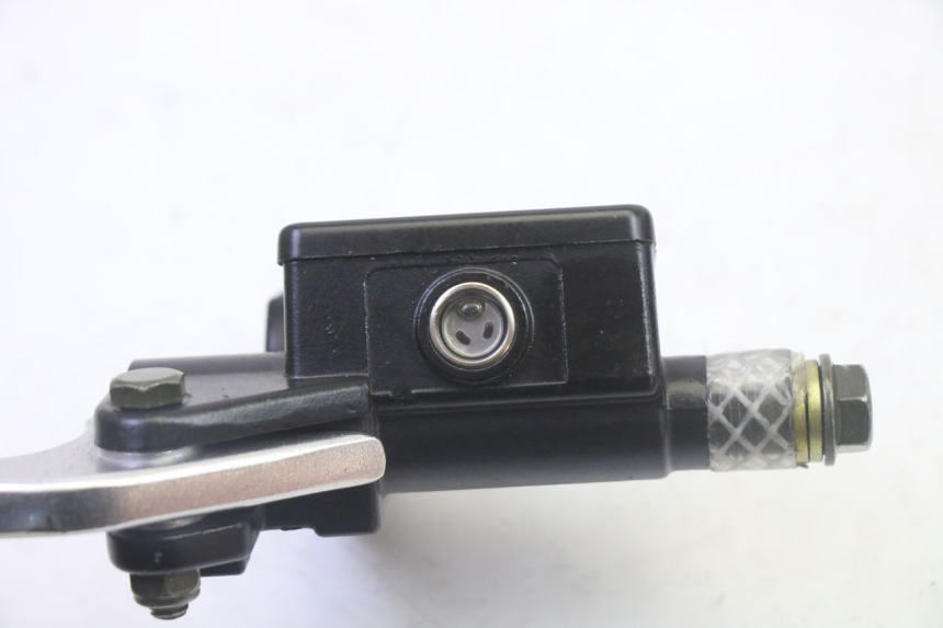 photo de MASTERCYLINDER ANTERIORE APOLLO RFZ 125 - Primo piano tecnico