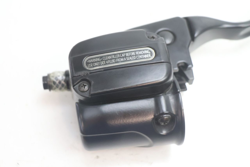 photo de POMPA FRENO ANTERIORE HARLEY DAVIDSON ROAD GLIDE FLTRXSE 1920 (2018 - 2022) - Dettaglio del componente