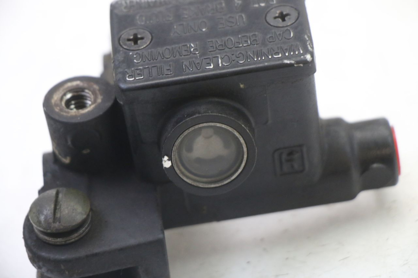 photo de MASTRO CILINDRO ANTERIORE GILERA RUNNER SL 50 (2006 - 2009) - Primo piano tecnico