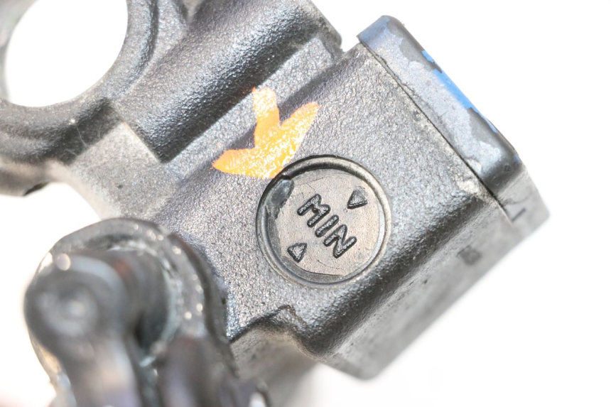 photo de POMPA FRENO ANTERIORE PEUGEOT SATELIS COMPRESSOR K15 125 (2006 - 2009) - Altra angolazione