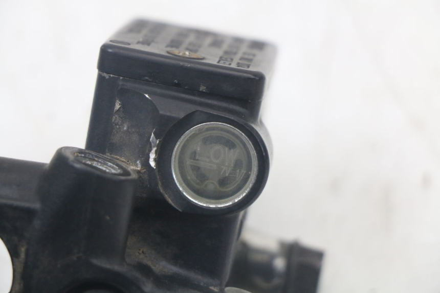 photo de MASTERCYLINDER ANTERIORE PEUGEOT SATELIS 125 (2006 - 2009) - Dettagli dei punti di fissaggio