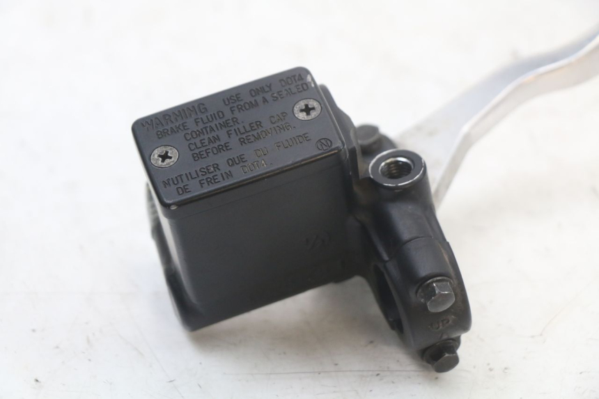 photo de MASTERCYLINDER ANTERIORE PEUGEOT SATELIS 125 (2010 - 2012) - Altra angolazione