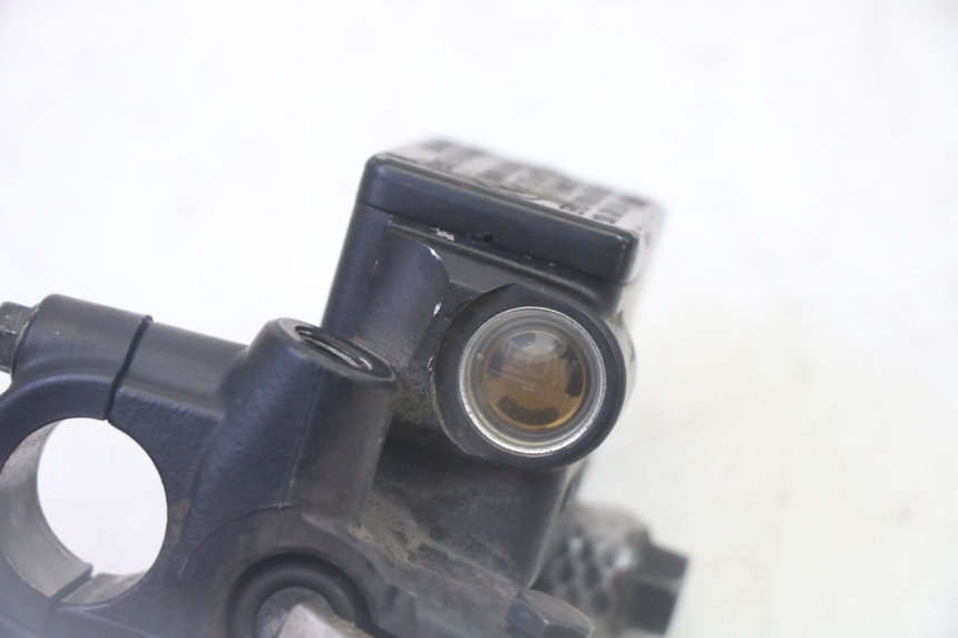 photo de MASTERCYLINDER ANTERIORE PEUGEOT SATELIS 125 (2006 - 2009) - Primo piano tecnico