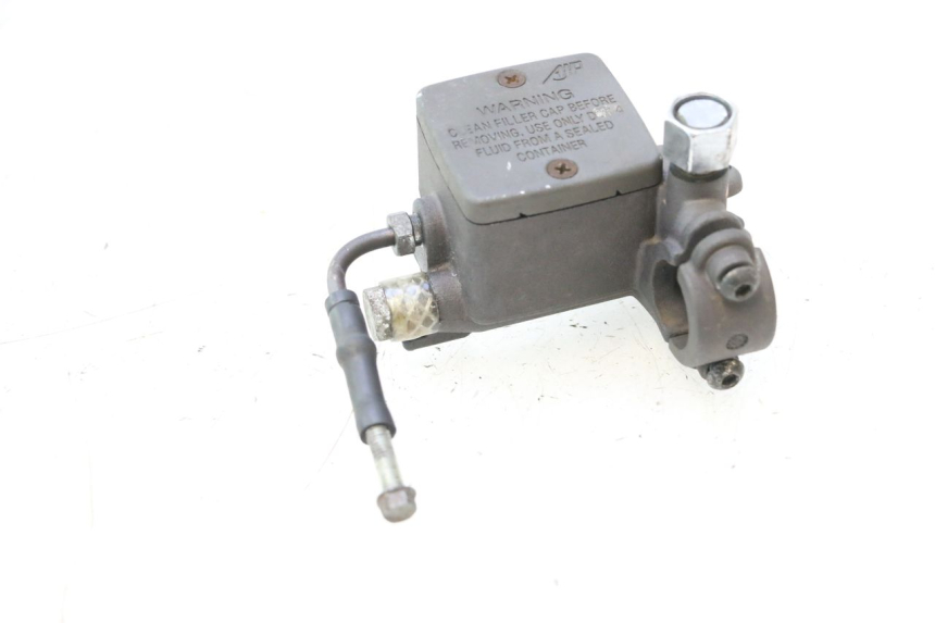 photo de MASTERCYLINDER ANTERIORE PEUGEOT SATELIS 125 (2006 - 2009) - Dettagli dei punti di fissaggio