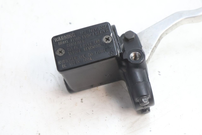 photo de MASTERCYLINDER ANTERIORE PEUGEOT SATELIS 125 (2006 - 2009) - Dettaglio del componente