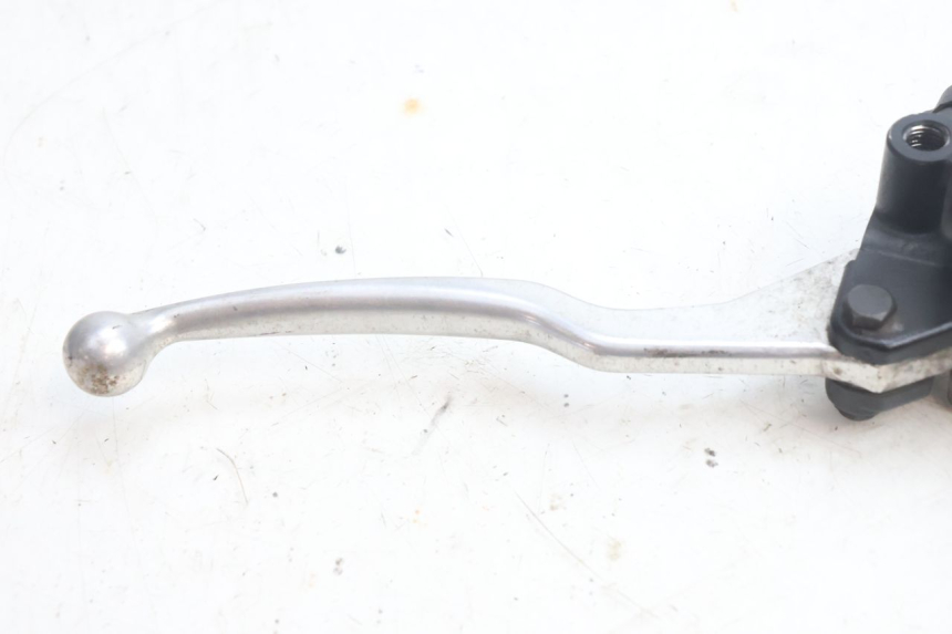 photo de MASTERCYLINDER ANTERIORE PEUGEOT SATELIS 125 (2006 - 2009) - Dettagli dei punti di fissaggio