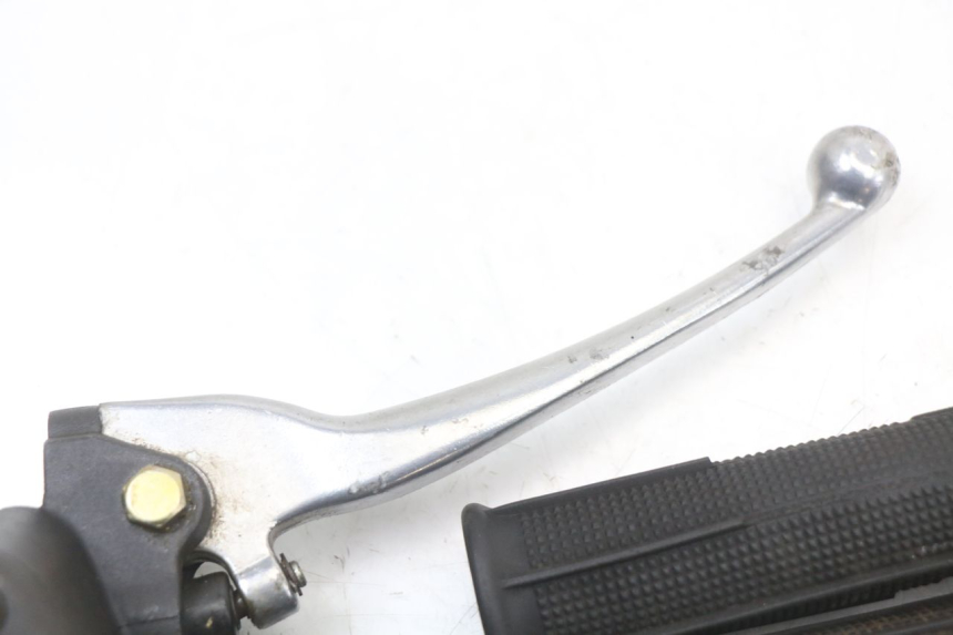 photo de Cilindro principale anteriore APRILIA SCARABEO GT 125 (1999 - 2007) - Primo piano tecnico