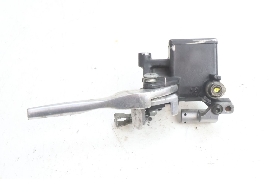 photo de POMPA FRENO ANTERIORE HONDA SH 125 (2001 - 2003) - Primo piano tecnico