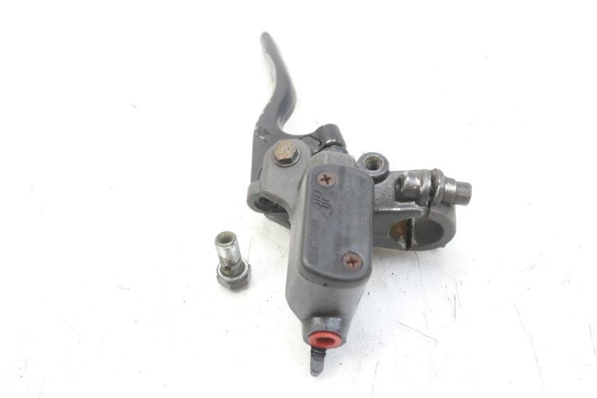 photo de MASTERCYLINDER ANTERIORE SUZUKI SMX SUPERMOTARD 50 (1996 - 2001) - Primo piano tecnico