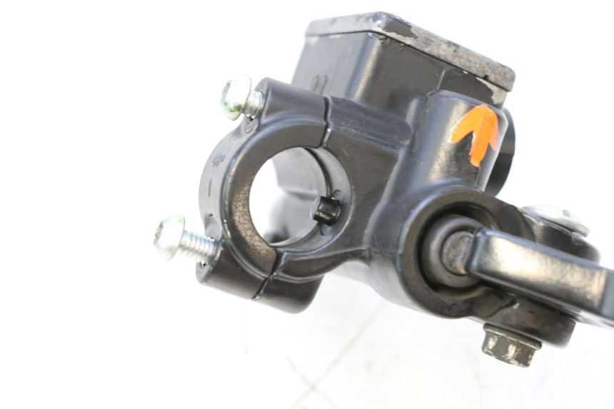 photo de POMPA FRENO ANTERIORE APRILIA SR MOTARD 50 (2012 - 2018) - Dettagli dei punti di fissaggio