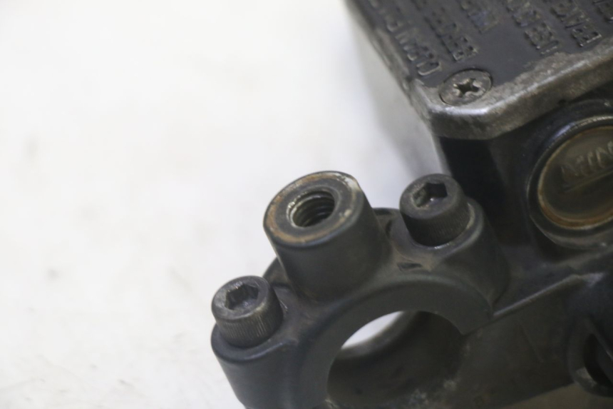 photo de MASTERCYLINDER ANTERIORE APRILIA SR R 2T LC 50 (2018 - 2021) - Primo piano tecnico