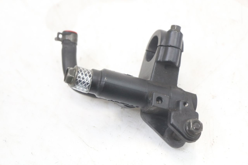 photo de MASTERCYLINDER ANTERIORE SUZUKI SV S 650 (1999 - 2002) - Altra angolazione
