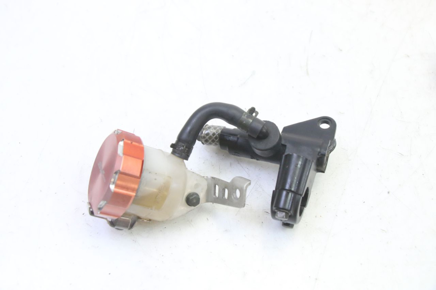 photo de POMPA FRENO ANTERIORE SUZUKI SV S 650 (2003 - 2009) - Altra angolazione