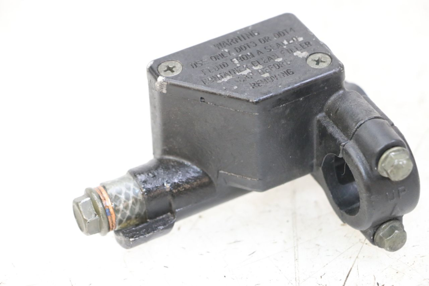 photo de MASTERCYLINDER ANTERIORE SYM ORBIT 2 4T 50 (2008 - 2017) - Altra angolazione