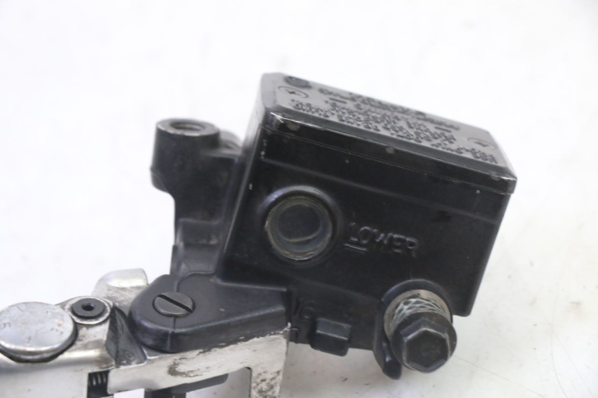 photo de MASTERCILINDRO ANTERIORE YAMAHA TDM ABS 900 (2002 - 2014) - Vista d'insieme del prodotto
